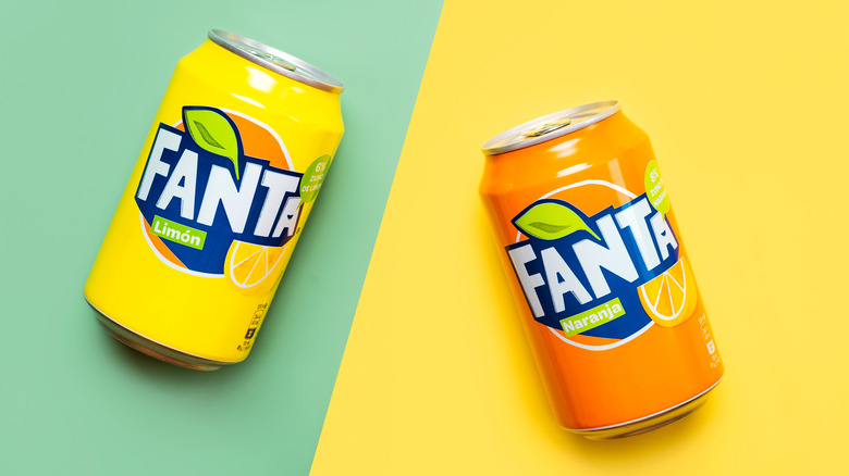 Fanta cans in Spanish