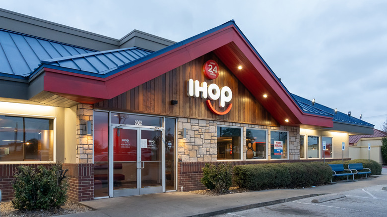 A view of an IHOP restaurant exterior