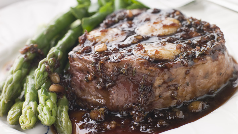 steak with bordelaise and asparagus