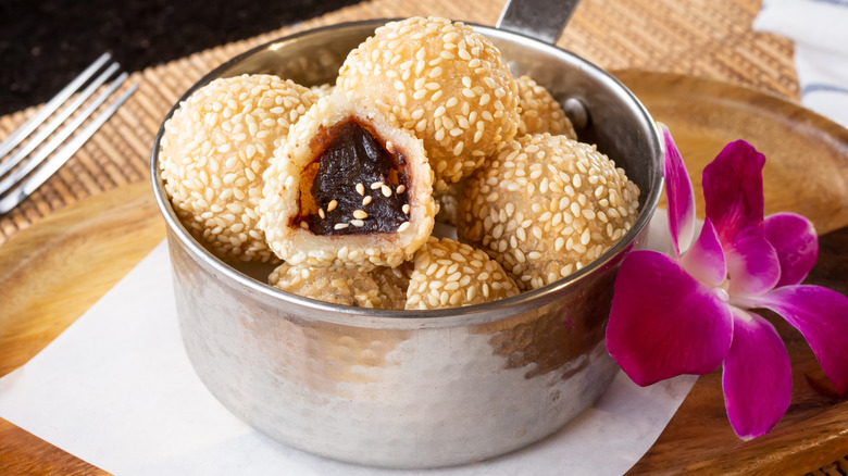 Sesame ball cut open