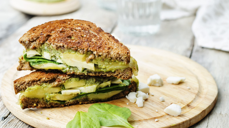 Grilled rye with goat cheese and spinach