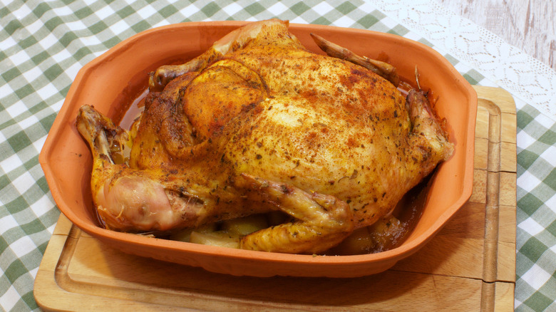 https://www.tastingtable.com/img/gallery/the-clay-german-cookware-for-perfectly-juicy-roast-chicken/intro-1672861687.jpg