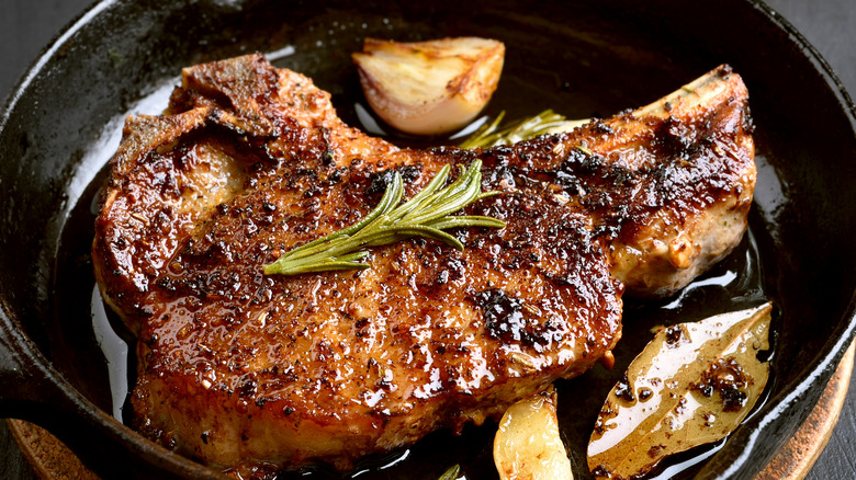 Steak in cast iron with great crust