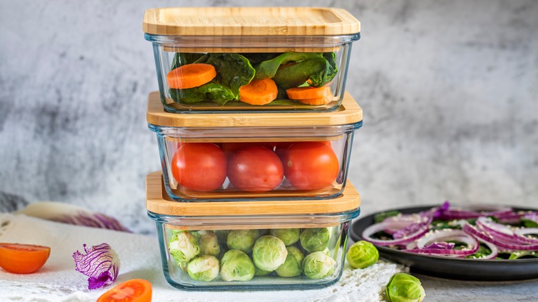 https://www.tastingtable.com/img/gallery/the-clever-cutting-board-set-up-you-need-for-easier-meal-prep/intro-1689272081.jpg