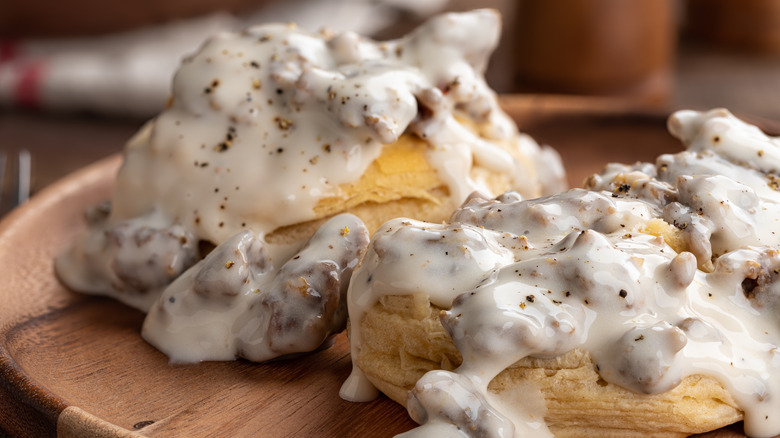 Biscuits 'n gravy