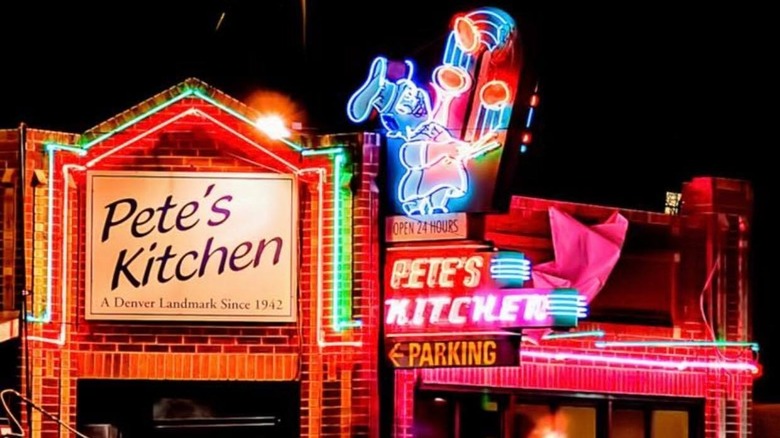 Pete's Kitchen exterior neon lights