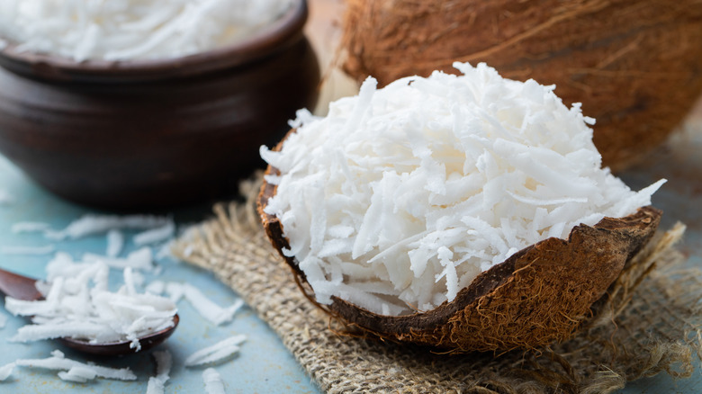 shredded coconut 