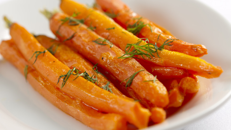 roasted carrots in a bowl