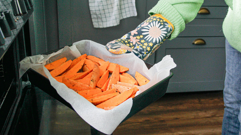 roasting sweet potatoes