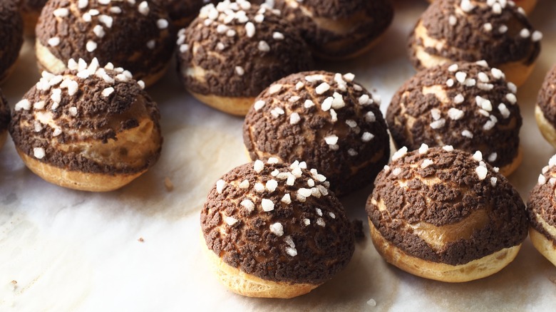 cream puffs with chocolate craquelin