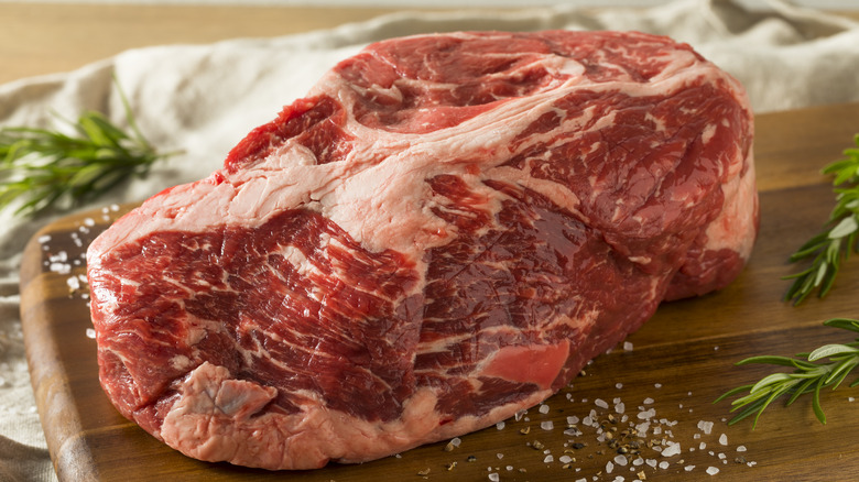 raw cut of chuck steak