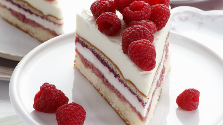 raspberry white chocolate cake