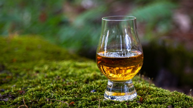 scotch glencairn outside peat