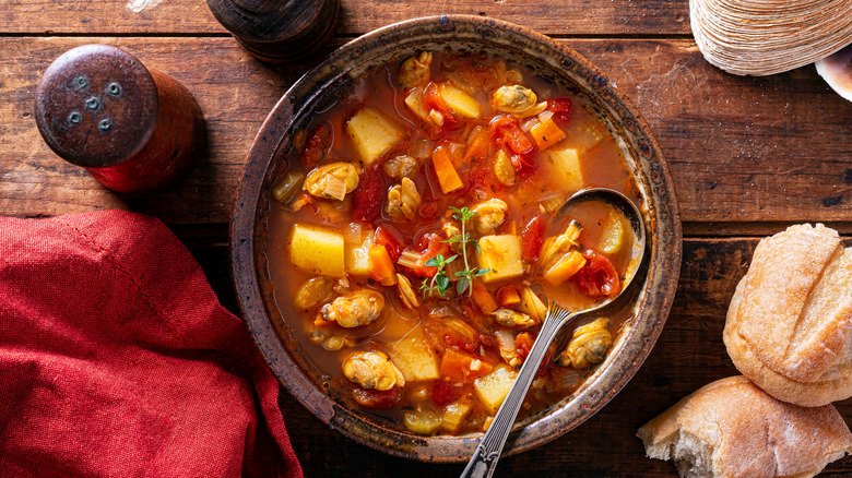 Manhattan clam chowder