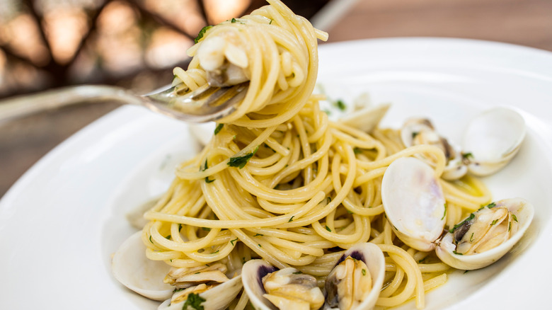 clams in white sauce