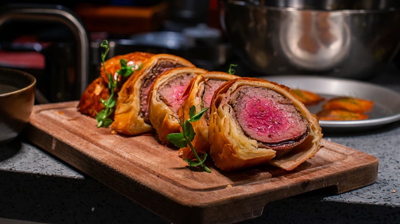 Sliced beef Wellington