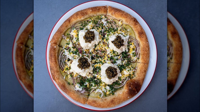 caviar pizza with grated egg