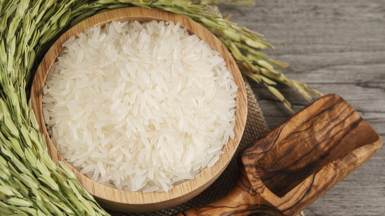 jasmine rice in wood bowl