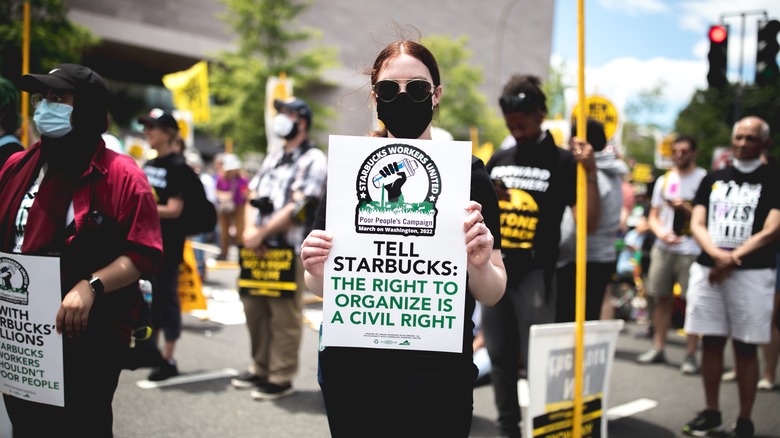 Starbucks union picket