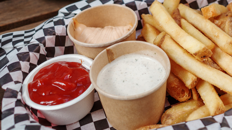 Condiments in paper cups