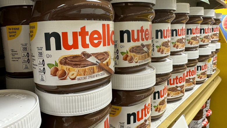 Jars of Nutella in store