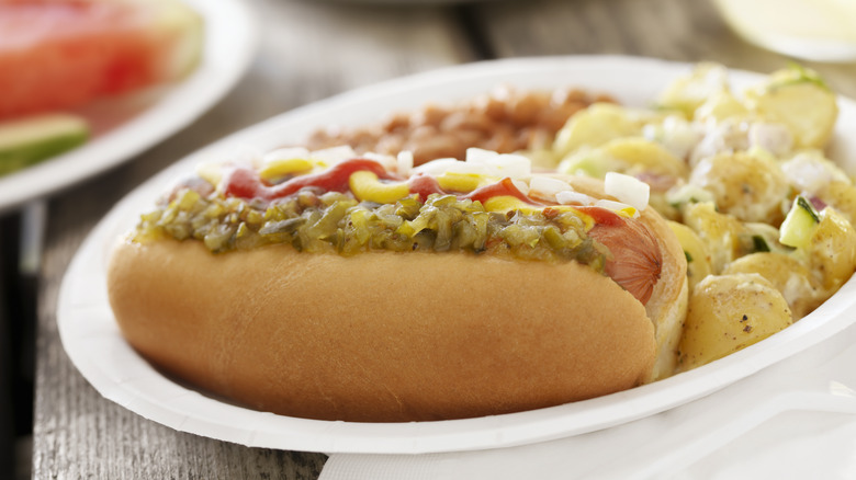 hot dog with relish