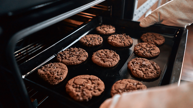 The Easiest Way To Add An Extra Oven Rack And Bake More Cookies At Once