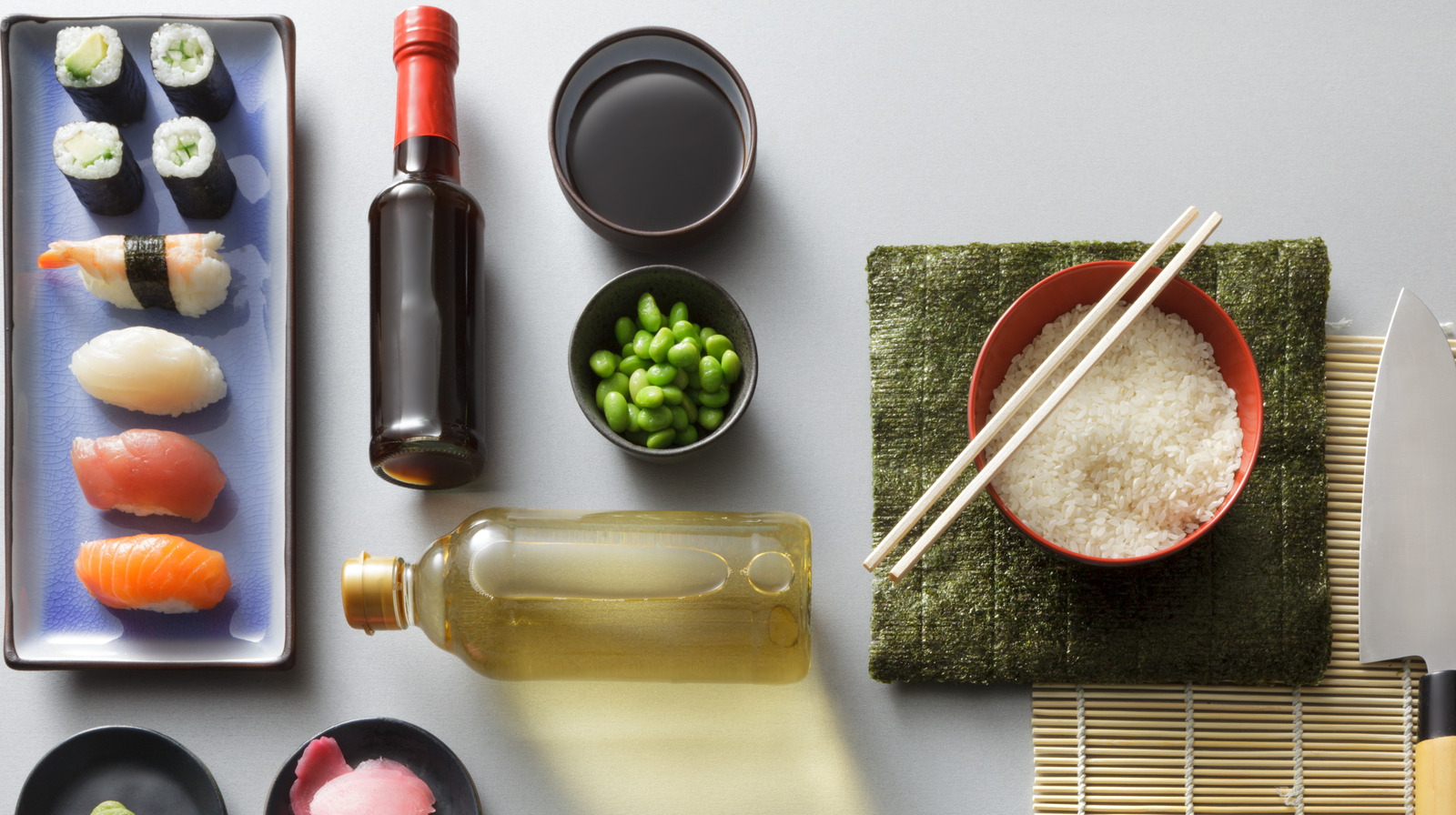 https://www.tastingtable.com/img/gallery/the-easiest-way-to-seamlessly-bind-homemade-sushi-rolls/l-intro-1692209034.jpg