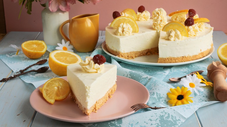 Lemon cheesecake