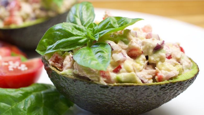 Tuna avocado salad 