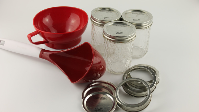 empty jars with canning rings