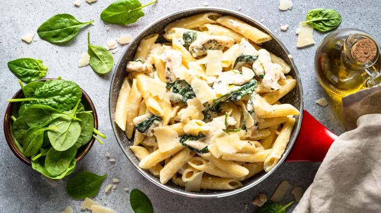 The Effortless Hack To Incorporate Fresh Spinach Into Pasta Dishes