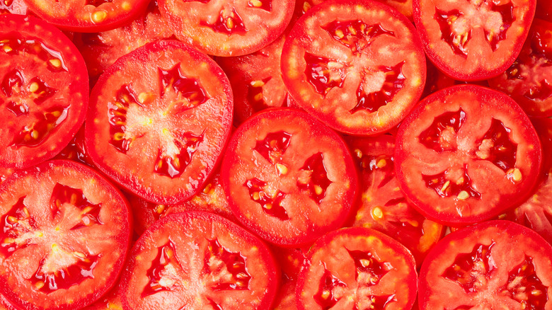 slices of tomato