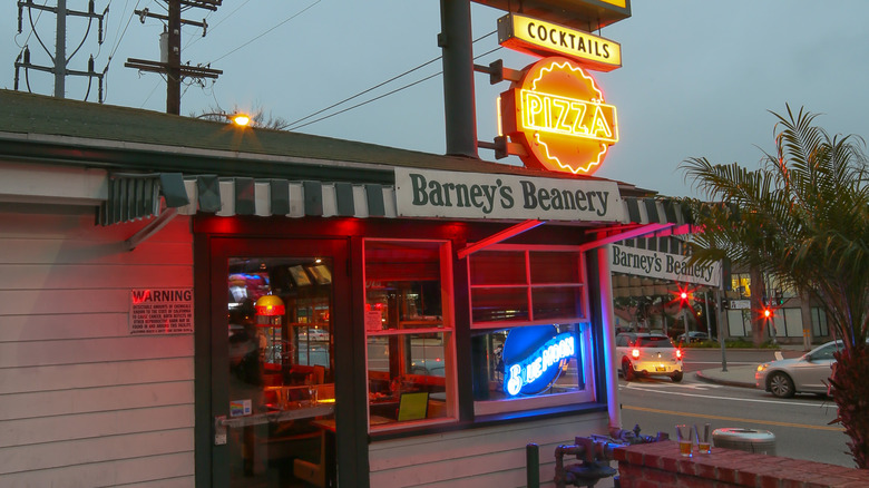 Barney's Beanery exterior angle