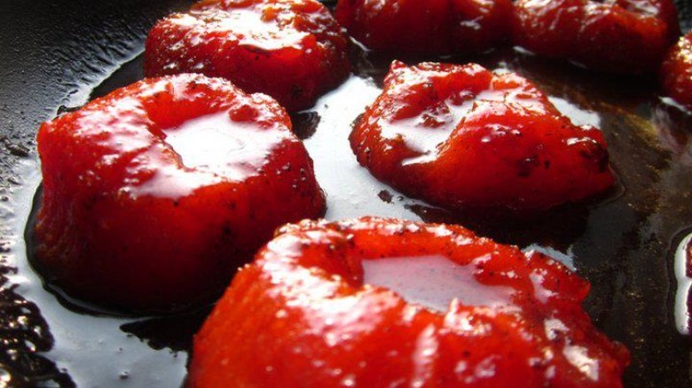 pan of caramel tomatoes