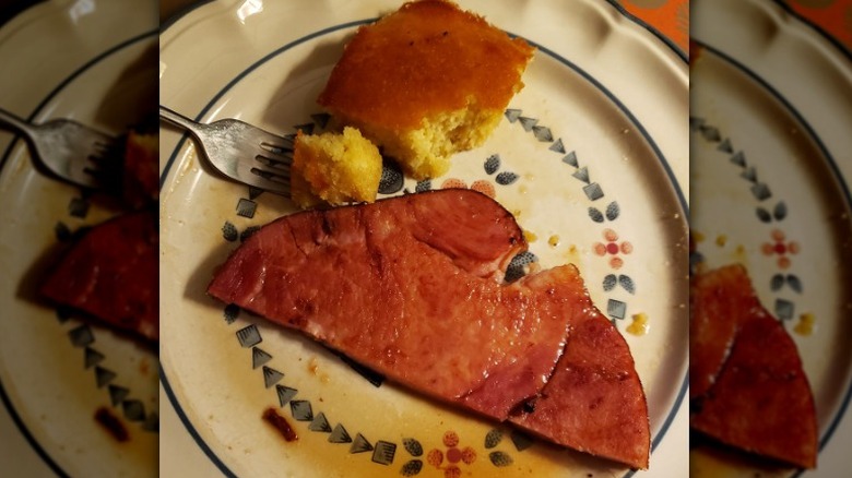 ham slice with cornbread