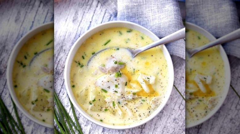 fish chowder with oyster crackers