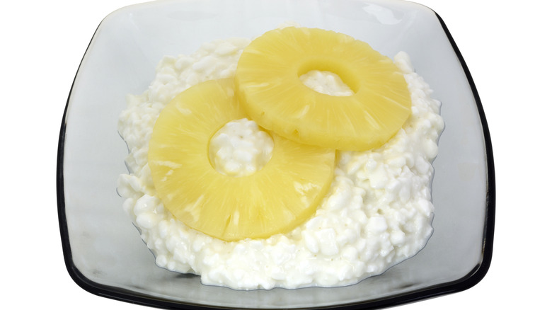 cottage cheese with pineapple rings