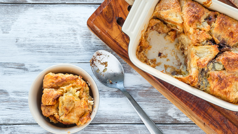 Croissant bread pudding