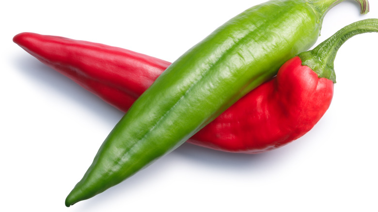 Red and green hatch chiles
