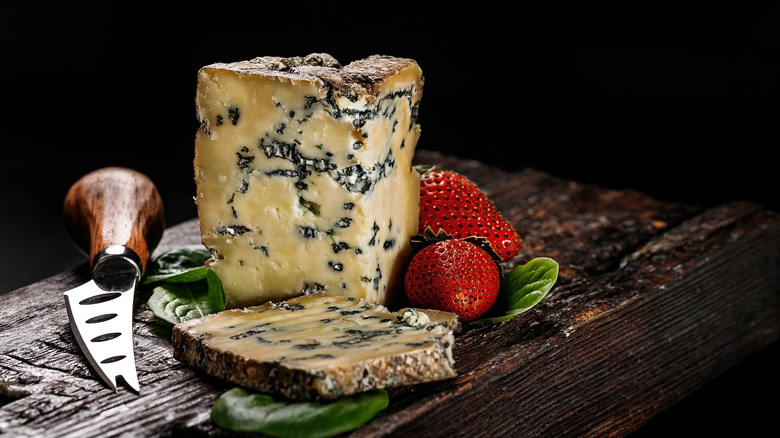 The Flavor Profile That Pairs Best With Stilton Cheese