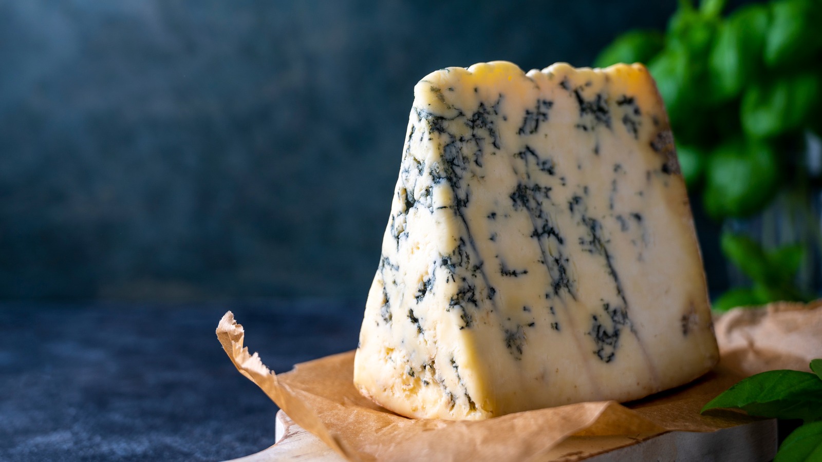 The Flavor Profile That Pairs Best With Stilton Cheese