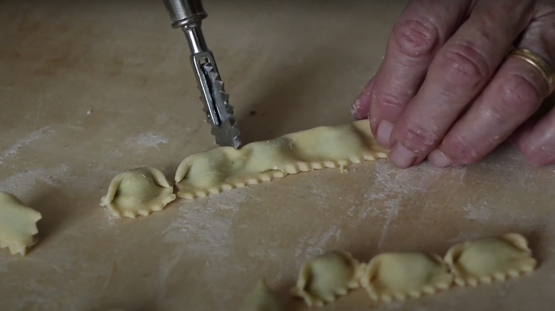 making agnolotti 