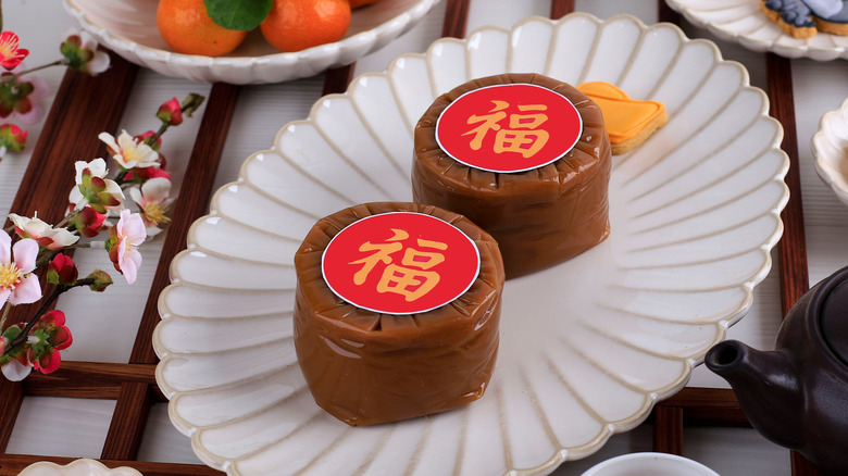 nian gao on a white plate