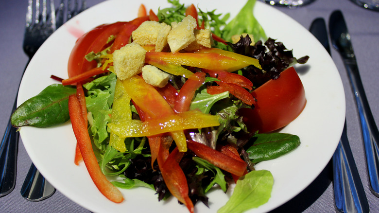 United Airlines salad