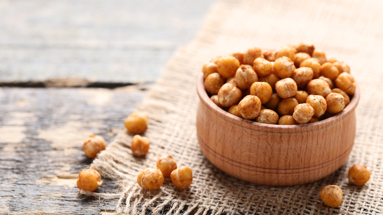 chickpeas in bowl