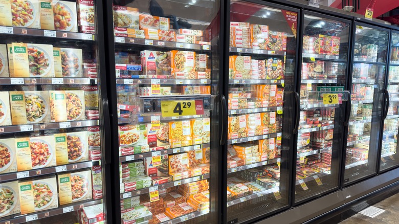 frozen dinner grocery aisle