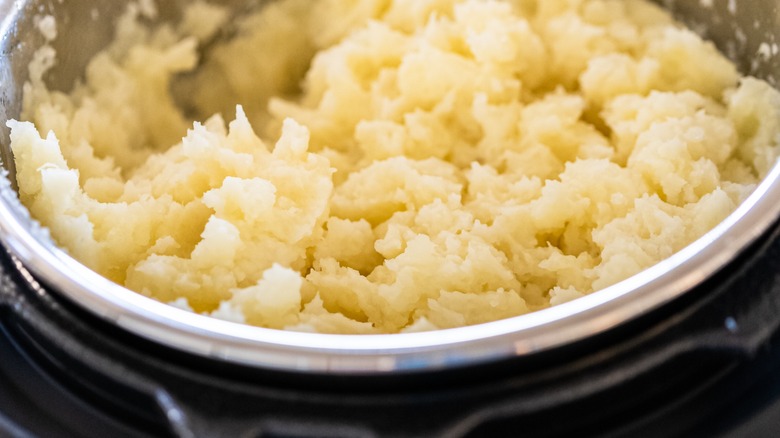 mashed potatoes in a pressure cooker