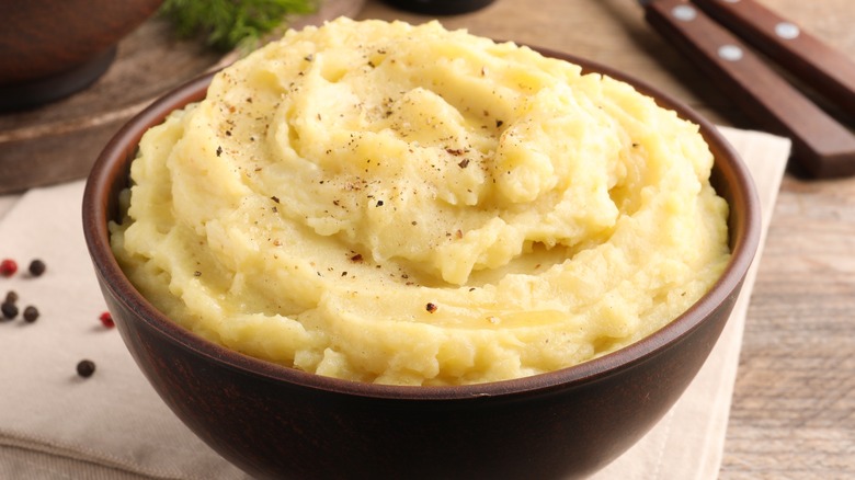 mashed potato black pepper 