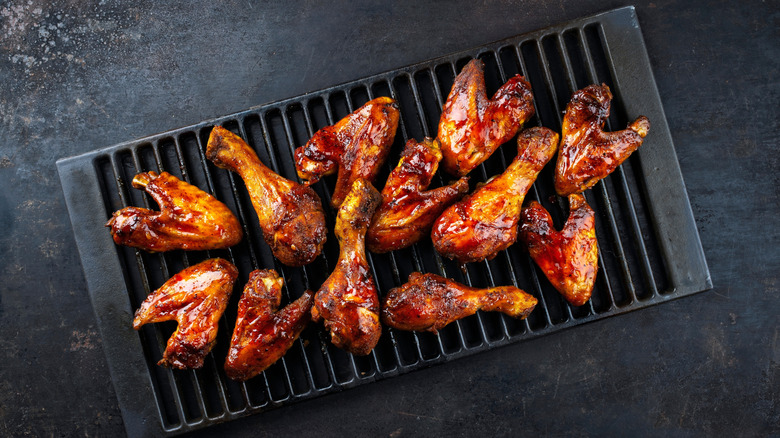 Wings on grill grate